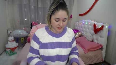 Snapshot of dorasuun chatting on 02.05.25 dorasuun online show from 02.05.25