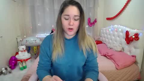 Snapshot of dorasuun chatting on 03.02.25 dorasuun online show from 03.02.25