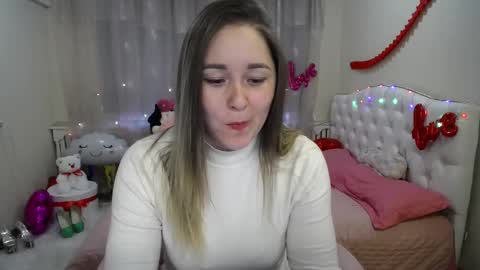 Snapshot of dorasuun chatting on 03.06.25 dorasuun online show from 03.06.25