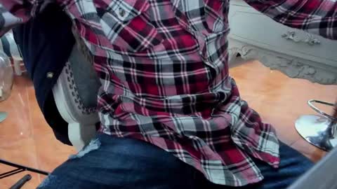 Nicolle online show from 02.26.25