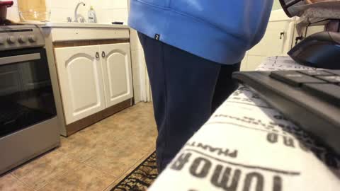 Snapshot of doriancretu95 chatting on 12.16.24 menu below online show from 12.16.24