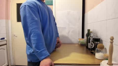 Snapshot of doriancretu95 chatting on 12.23.24 menu below online show from 12.23.24