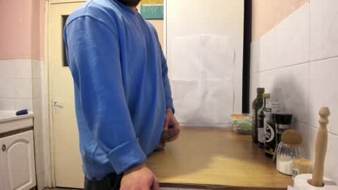 Snapshot of doriancretu95 chatting on 12.24.24 menu below online show from 12.24.24