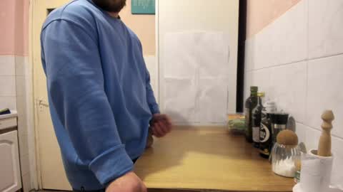 Snapshot of doriancretu95 chatting on 12.27.24 menu below online show from 12.27.24