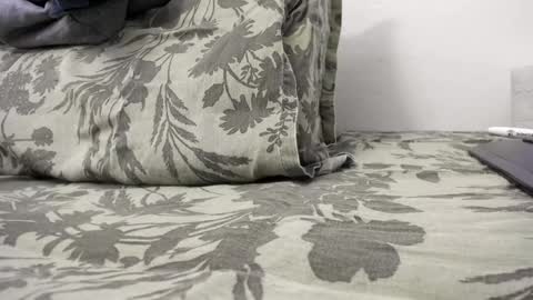 Snapshot of doriancretu95 chatting on 12.31.24 menu below online show from 12.31.24