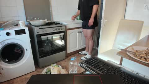 Snapshot of doriancretu95 chatting on 09.27.25 menu below online show from 09.27.25