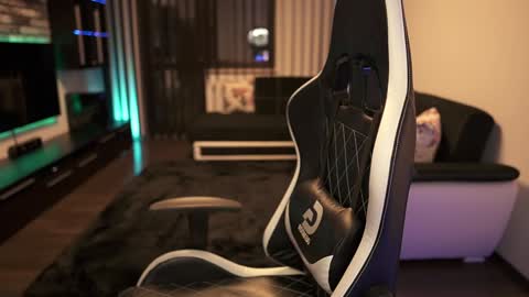 Dorian Reyes online show from 02.06.25