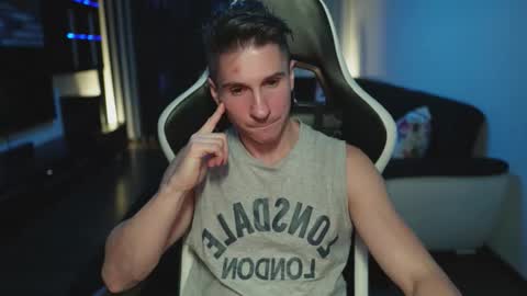 Dorian Reyes online show from 11.08.25