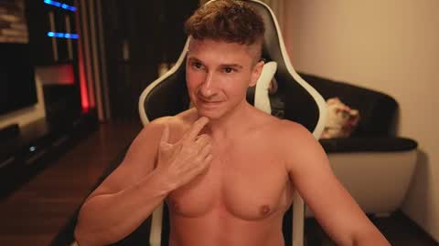 Dorian Reyes online show from 07.04.26