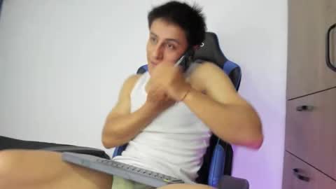 Snapshot of dorman_boy chatting on 11.10.25 dorman_boy online show from 11.10.25