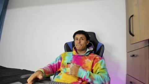 Snapshot of dorman_boy chatting on 11.19.25 dorman_boy online show from 11.19.25