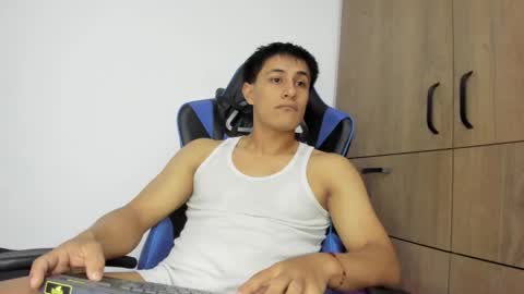 Snapshot of dorman_boy chatting on 12.05.25 dorman_boy online show from 12.05.25