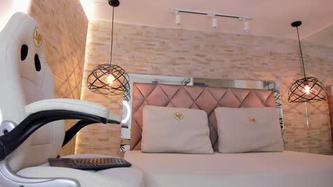 Snapshot of dorothy_vegga chatting on 01.22.25 DOROTHY online show from 01.22.25