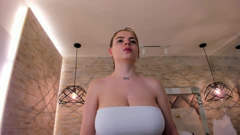 Snapshot of dorothy_vegga chatting on 02.14.25 DOROTHY online show from 02.14.25