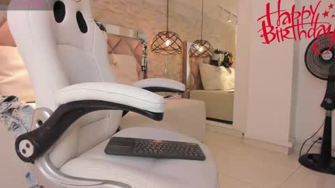 Snapshot of dorothy_vegga chatting on 03.01.25 DOROTHY online show from 03.01.25