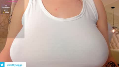 Snapshot of dorothy_vegga chatting on 10.27.25 DOROTHY online show from 10.27.25