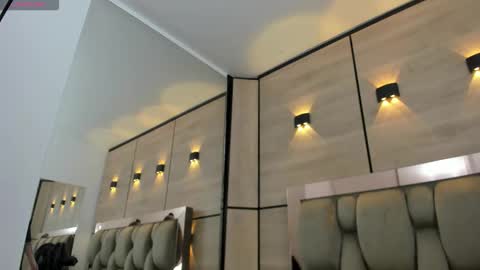 Snapshot of dorothy_vegga chatting on 12.21.25 DOROTHY online show from 12.21.25