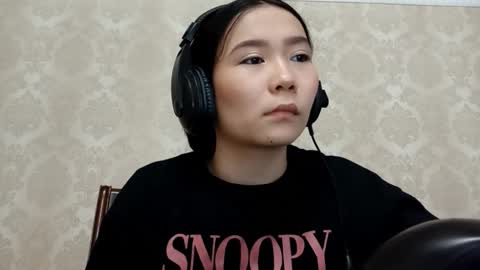 Snapshot of dorothygreene chatting on 10.19.25 YuKi online show from 10.19.25