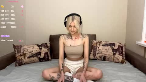 Snapshot of dorthytimmel chatting on 05.13.26 Lana online show from 05.13.26