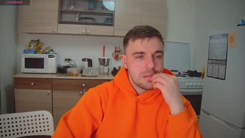 Snapshot of dosilasa chatting on 02.17.25 Sasha online show from 02.17.25