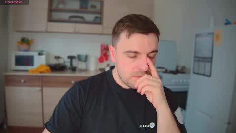 Snapshot of dosilasa chatting on 02.25.25 Sasha online show from 02.25.25