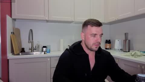 Snapshot of dosilasa chatting on 09.21.25 Sasha online show from 09.21.25