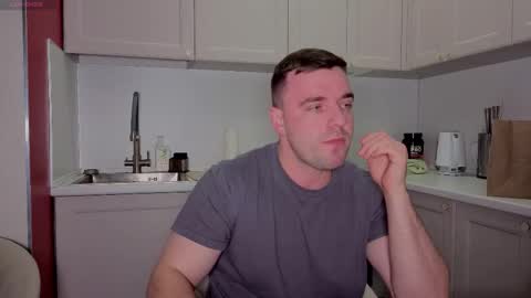 Snapshot of dosilasa chatting on 09.28.25 Sasha online show from 09.28.25