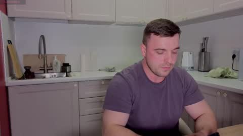 Snapshot of dosilasa chatting on 09.30.25 Sasha online show from 09.30.25