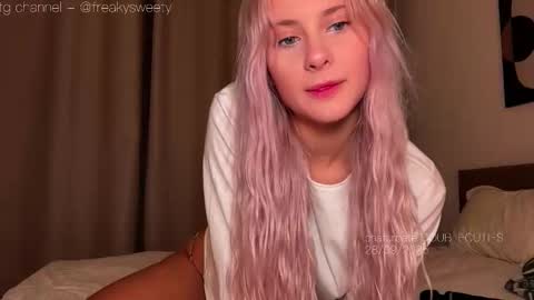 Lana  Eva  dont forget to give us a thumb up online show from 09.28.25