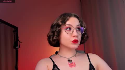 Snapshot of doublee_trouble chatting on 02.19.25 Eva ana Liza online show from 02.19.25