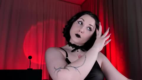 Snapshot of doublee_trouble chatting on 10.22.25 Eva ana Liza online show from 10.22.25