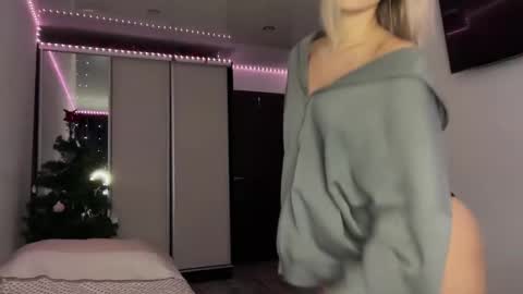 MOLLYYYY dont forget to give me a thumb up online show from 12.21.24