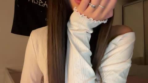 MOLLYYYY dont forget to give me a thumb up online show from 09.25.25