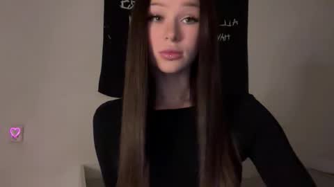 MOLLYYYY dont forget to give me a thumb up online show from 10.09.25