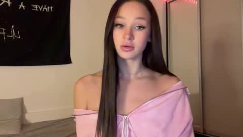 MOLLYYYY dont forget to give me a thumb up online show from 10.10.25