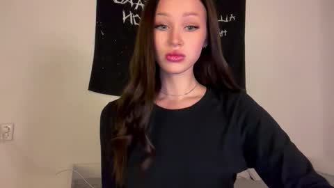 MOLLYYYY dont forget to give me a thumb up online show from 10.17.25