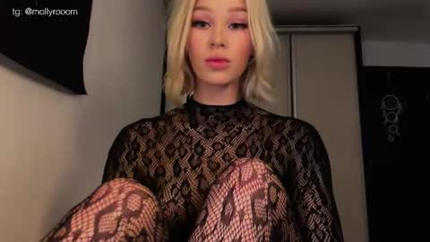 MOLLYYYY dont forget to give me a thumb up online show from 06.01.26
