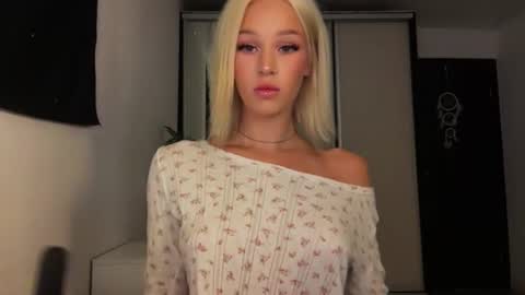 MOLLYYYY dont forget to give me a thumb up online show from 06.14.26