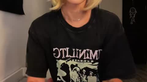 MOLLYYYY dont forget to give me a thumb up online show from 06.20.26