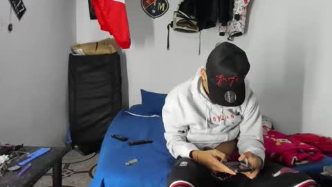 Snapshot of douglas_gallegos chatting on 02.19.26 douglas_gallegos online show from 02.19.26