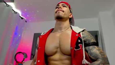 Snapshot of douglassafado chatting on 04.05.26 Douglas Safado online show from 04.05.26