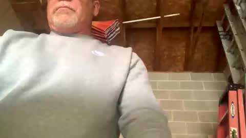 Snapshot of douglikes3xd chatting on 12.21.25 douglikes3xd online show from 12.21.25