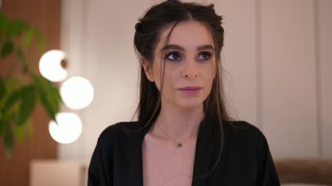 Snapshot of dovia chatting on 02.15.26 . . online show from 02.15.26