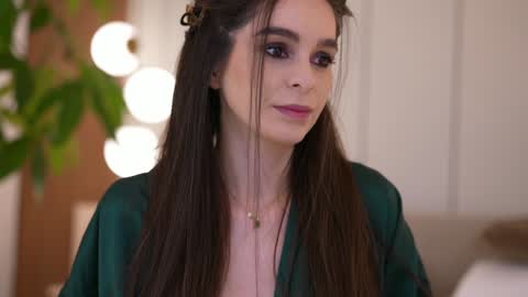 Snapshot of dovia chatting on 03.07.26 . . online show from 03.07.26