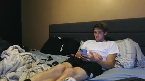 Snapshot of downforthemoney chatting on 10.06.25 downforthemoney online show from 10.06.25