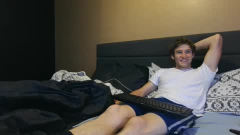 Snapshot of downforthemoney chatting on 10.08.25 downforthemoney online show from 10.08.25