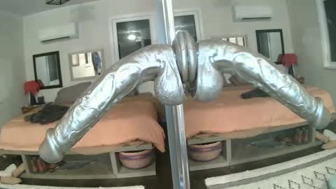 Snapshot of dpthroatorallybi chatting on 11.16.25 dpthroatorallybi online show from 11.16.25