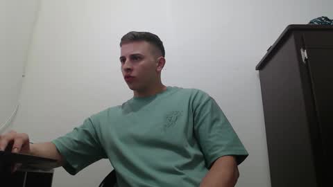 draco_boy2000 online show from 10.13.25