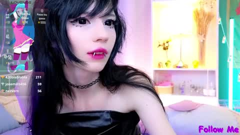 Snapshot of draculaura_ chatting on 12.14.24 Draculaura online show from 12.14.24