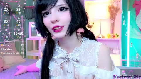 Snapshot of draculaura_ chatting on 12.20.24 Draculaura online show from 12.20.24